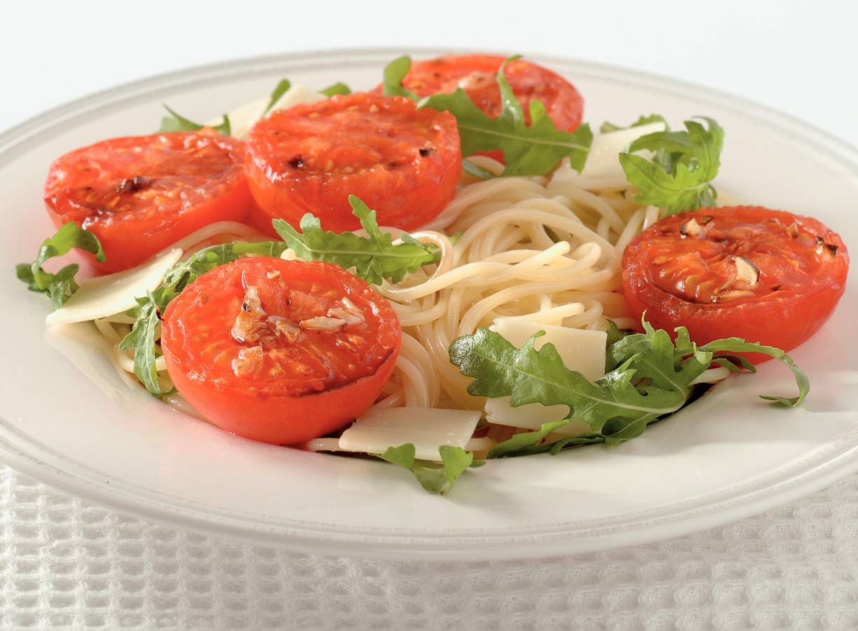 Spaghetti met geroosterde tomaten