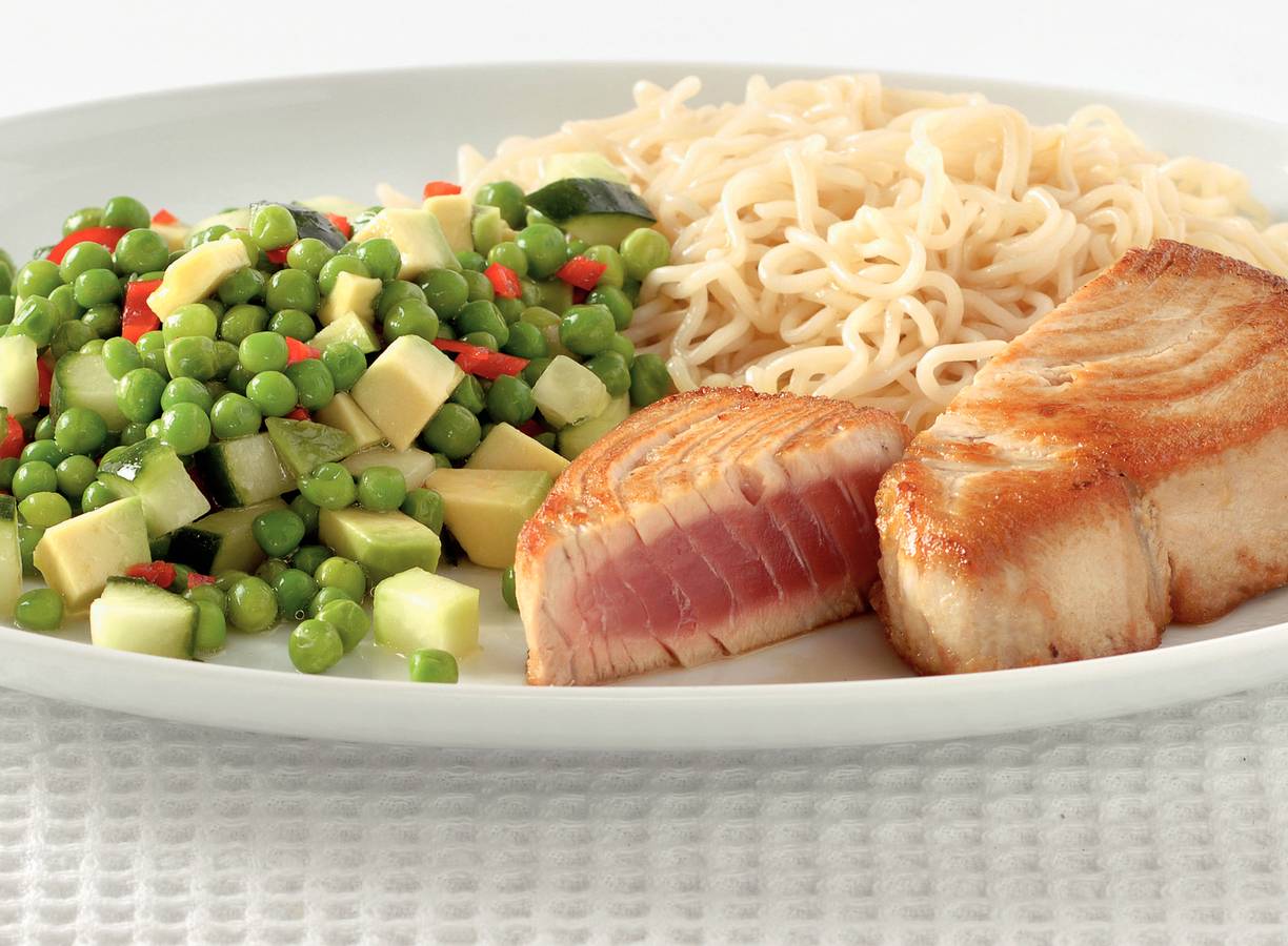 Tonijnsteak met pittige avocadosalade
