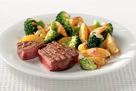 Gegrilde biefstuk met peper-knoflookrub