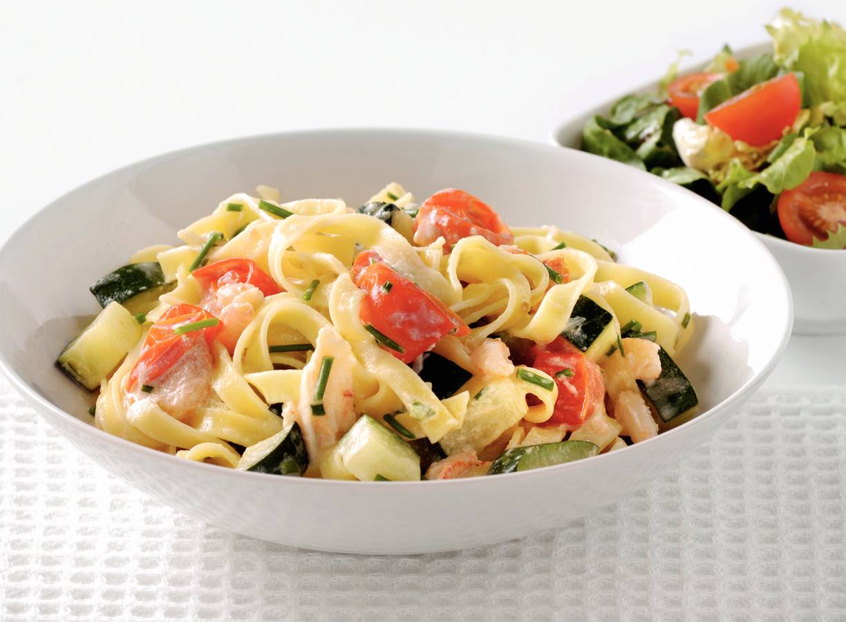 Tagliatelle met krab en mediterrane groenten