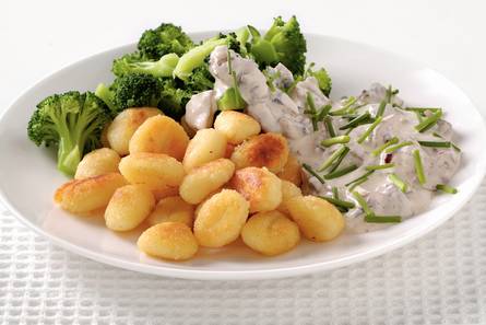 Gnocchi met champignonroomsaus en broccoli