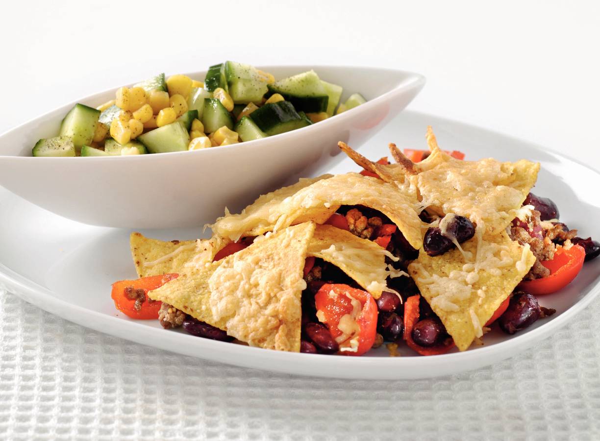 Mexicaanse ovenschotel met komkommer-maissalade