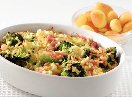 Bloemkool-broccolischotel Met Ham En Kaas Recept - Allerhande | Albert ...