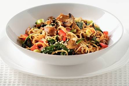Japanse mie, spinazie en tofu