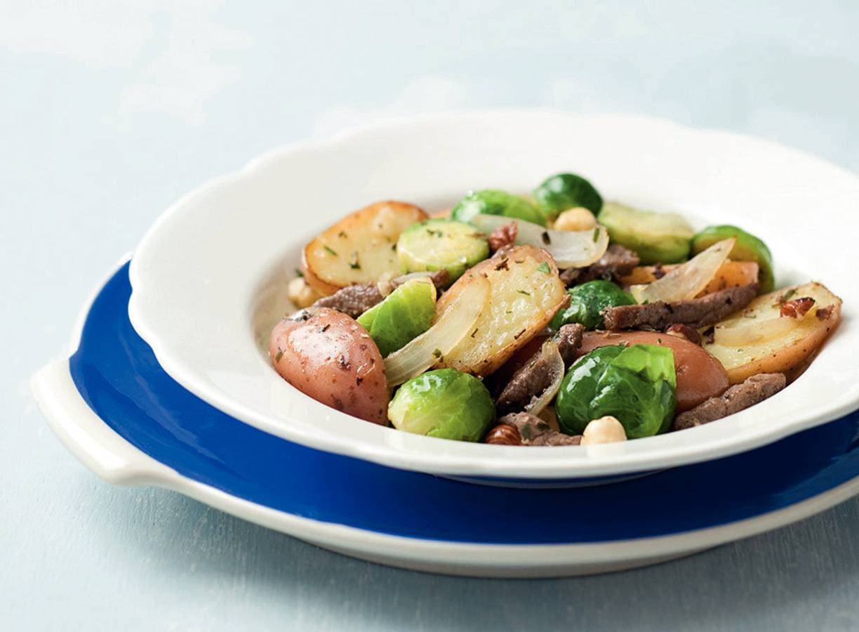 Provençaalse roerbak van winteraardappeltjes
