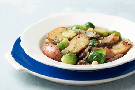 Provençaalse roerbak van winteraardappeltjes