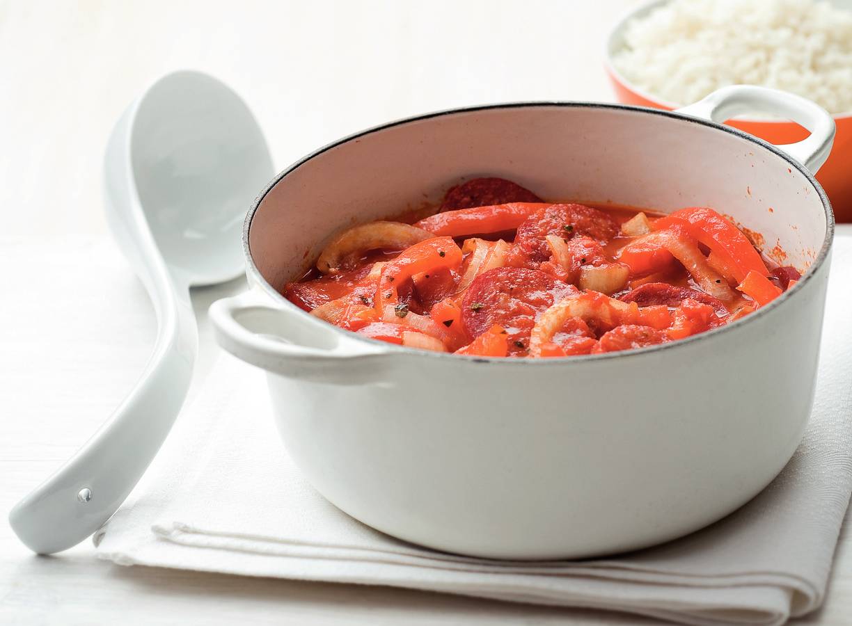 Snelle goulash van metworst