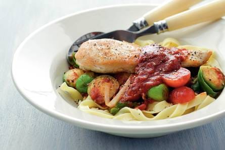 Kip in Italiaanse tomatensaus