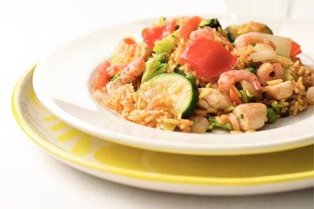 Paella met kip en garnalen
