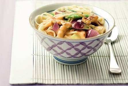 Oosterse roerbak met chilisaus