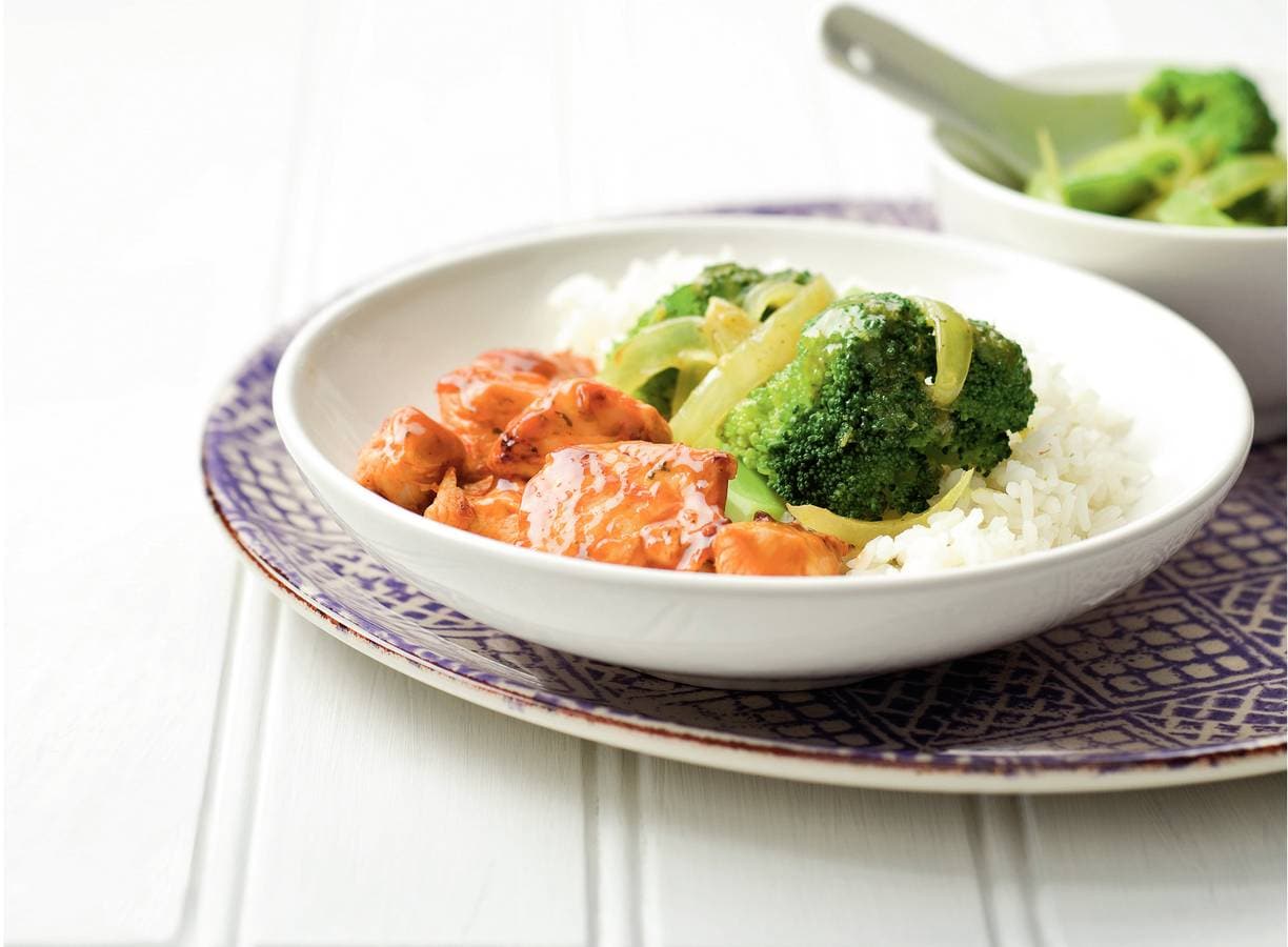 Thaise kip met broccolicurry