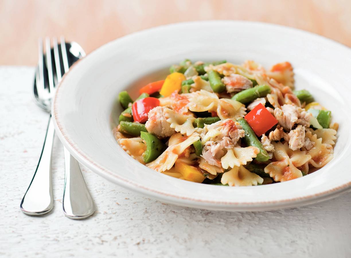 Pasta met paprika tonijnsaus
