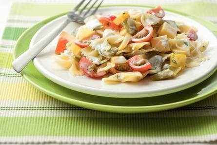 Pastasalade met snijbonen en kaas