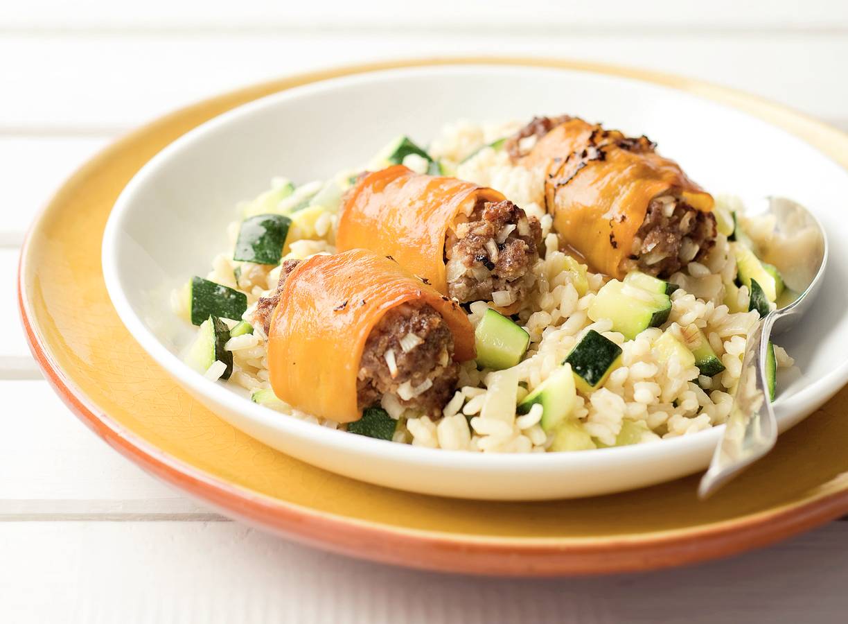 Paprikarolletjes met gehakt en courgetterisotto