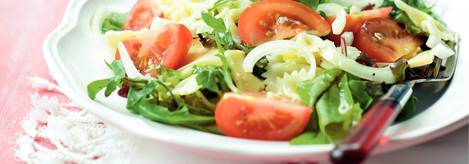 Italiaanse pastatomatensalade recept Allerhande Albert Heijn