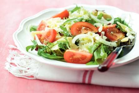 Italiaanse pasta-tomatensalade
