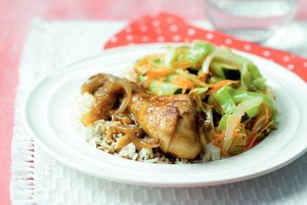 Kipdrumsticks 'Paniki' met komkommerroerbak