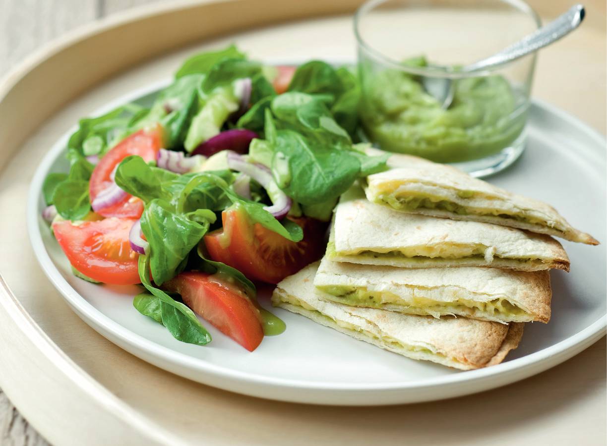 Guacamole wraps met tomatensalade