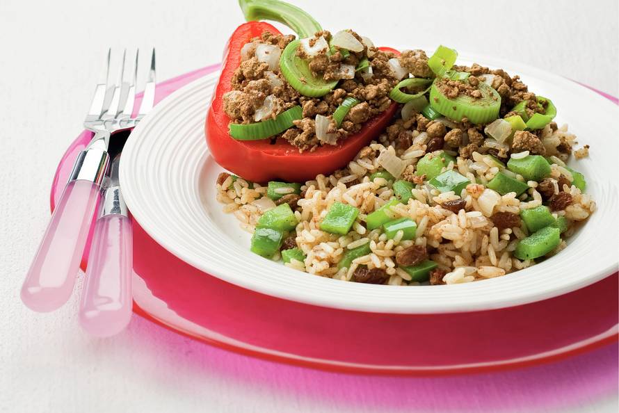 Gevulde paprika's met rozijnenrijst