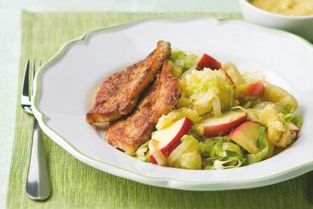 Speklapjes met mosterd en frisse koolstamppot