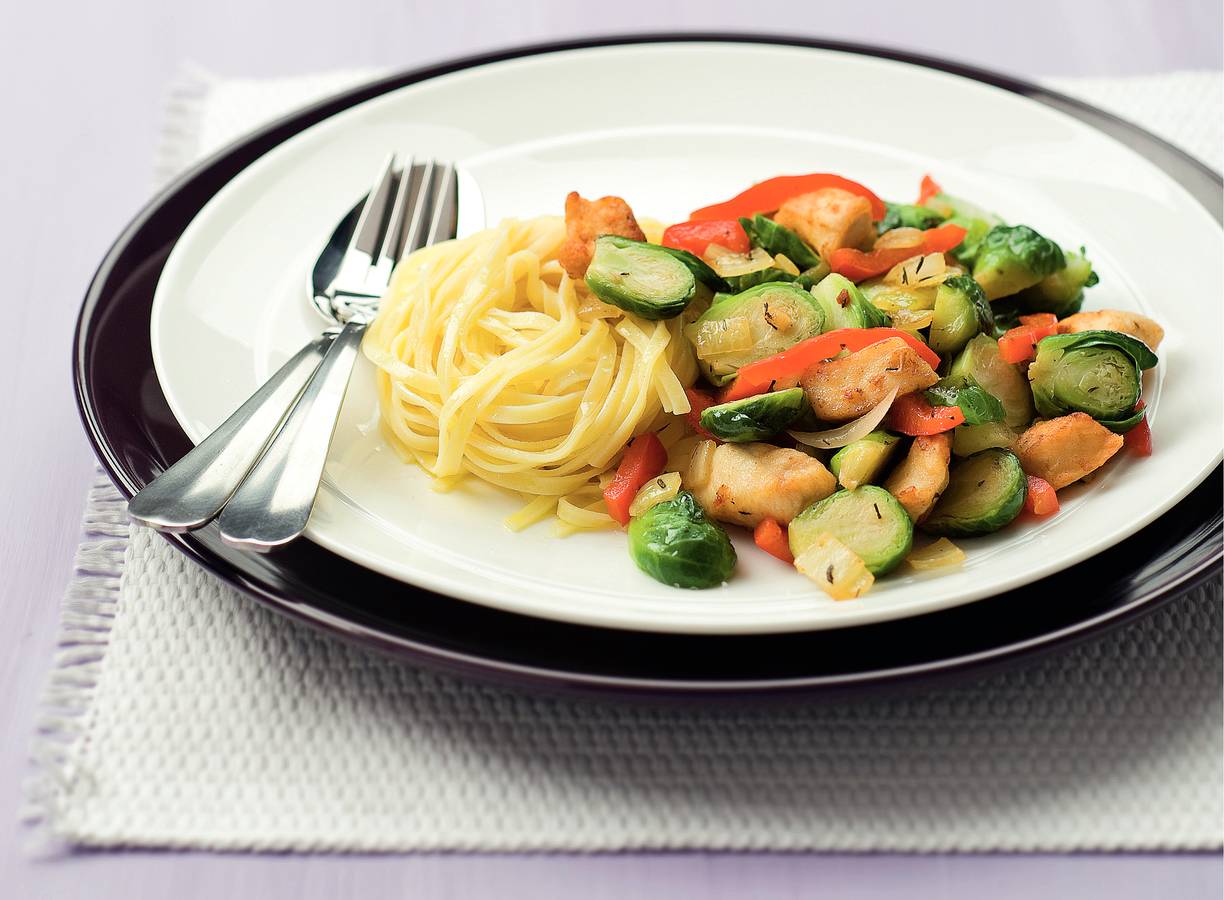 Fettuccine met spruitjes en kip