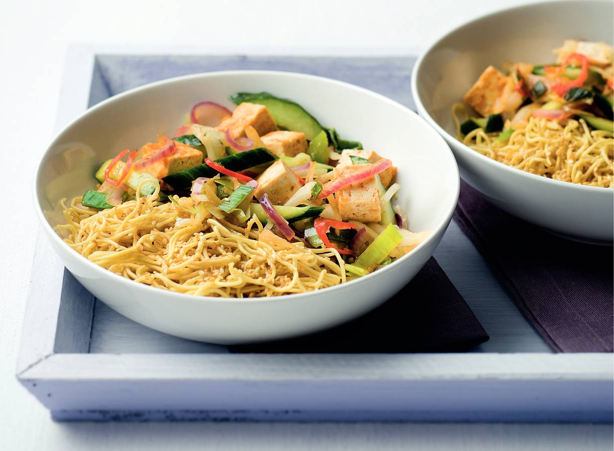 Sesam-mie met Thaise groenten en tofu