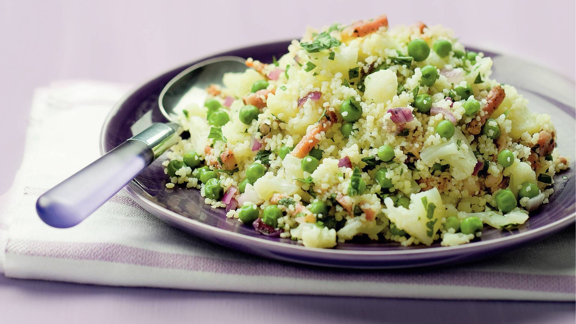 Couscous met bloemkool, tuinerwten en spekjes recept Allerhande