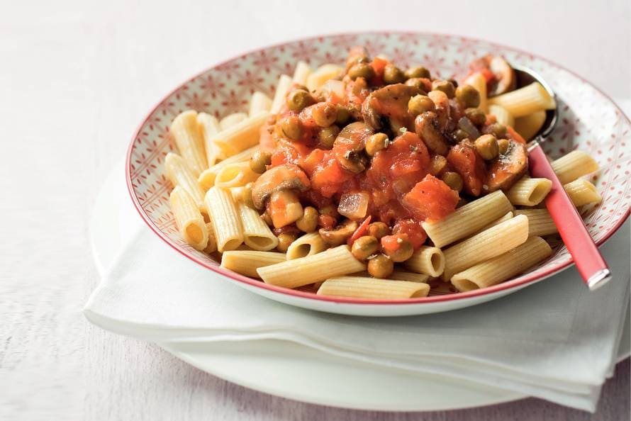 Pasta met jonge kapucijners en champignons