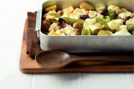 Aardappel-bleekselderijschotel met Port Salut