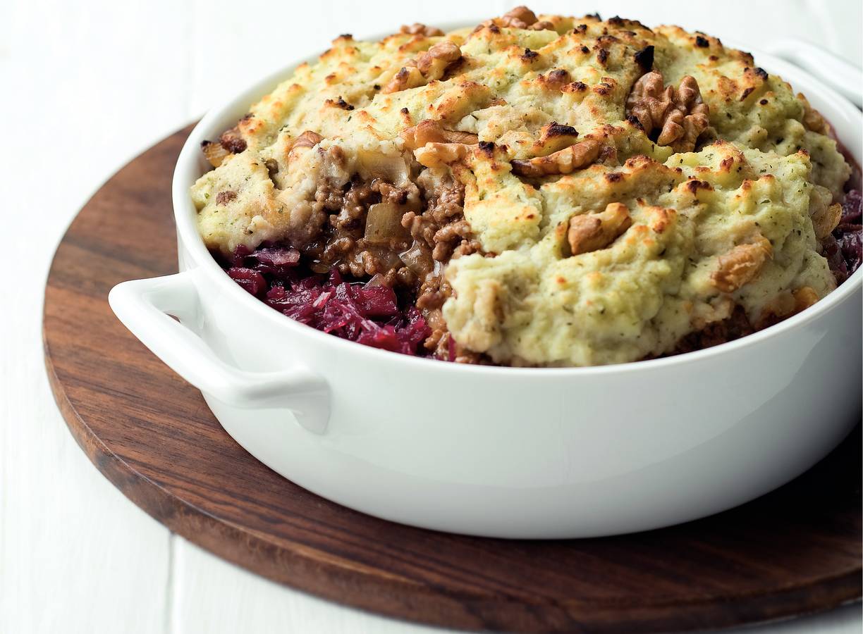 Rodekoolschotel met knolselderijpuree