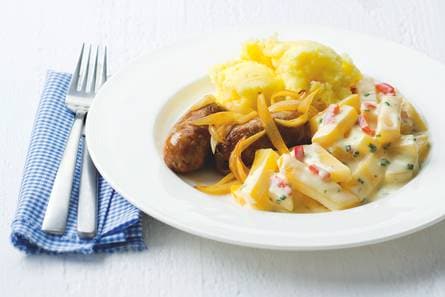 Saucijsjes met koolraap in paprikasaus