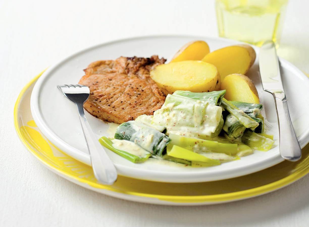 Prei in romige mosterdsaus