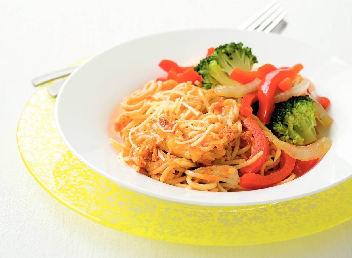 Spaghetti met pesto rosso en broccoli