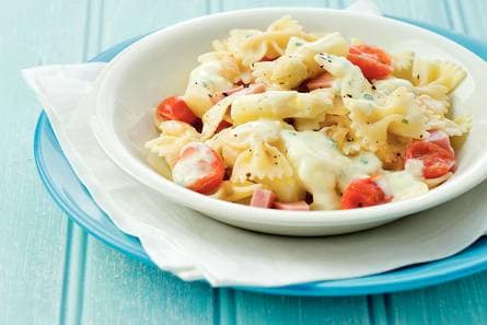 Pastaschotel met asperges en ham