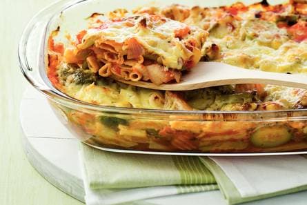 Pastaschotel met Italiaanse groente en kaas