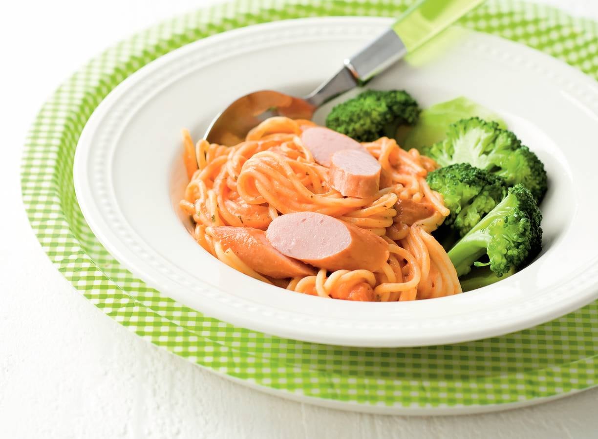 Romige spaghetti met worst en broccoli