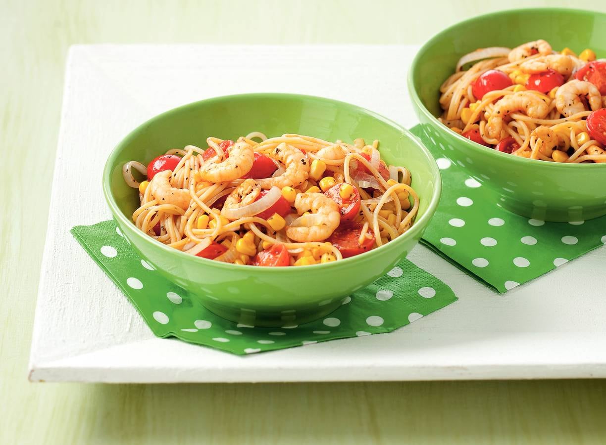Spaghetti met kruidige garnalen en tomaatjes