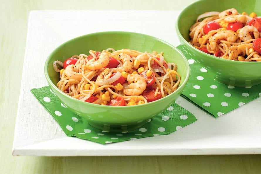 Spaghetti met kruidige garnalen en tomaatjes