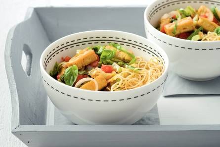 Eiermie met tofu en spitskool