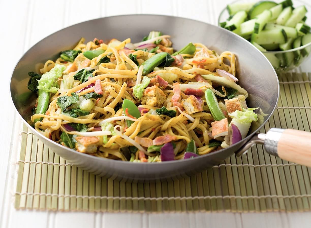 Bami goreng met spekjes en ei