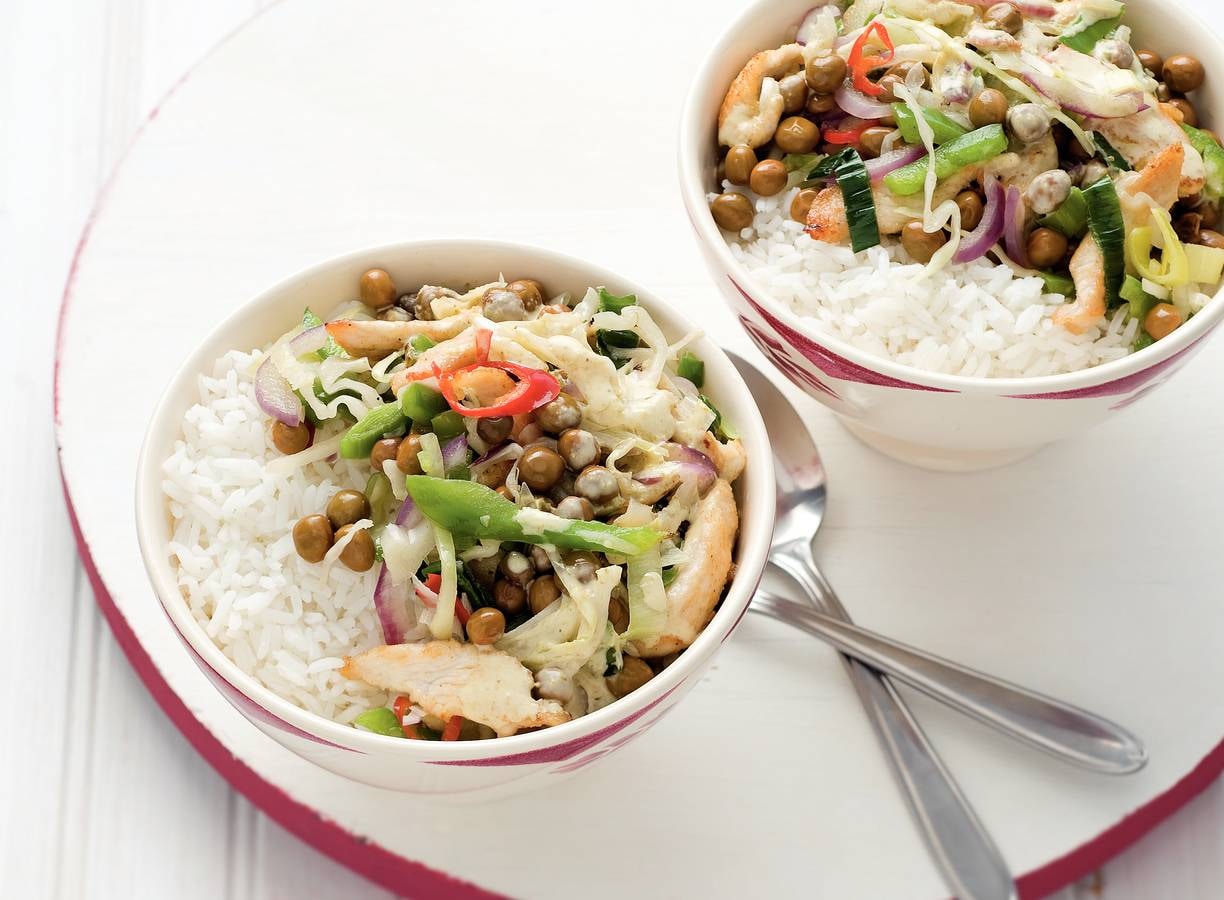 Thaise curry met kip en kapucijners