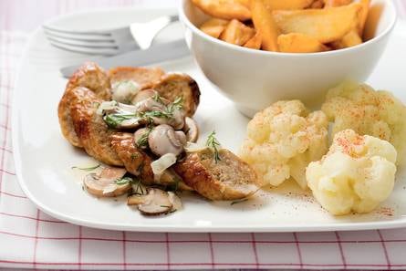 Braadworst met champignon-dillesaus