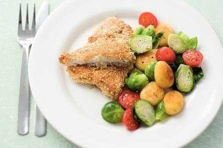 Sesamvis met spruitjes en krieltjes