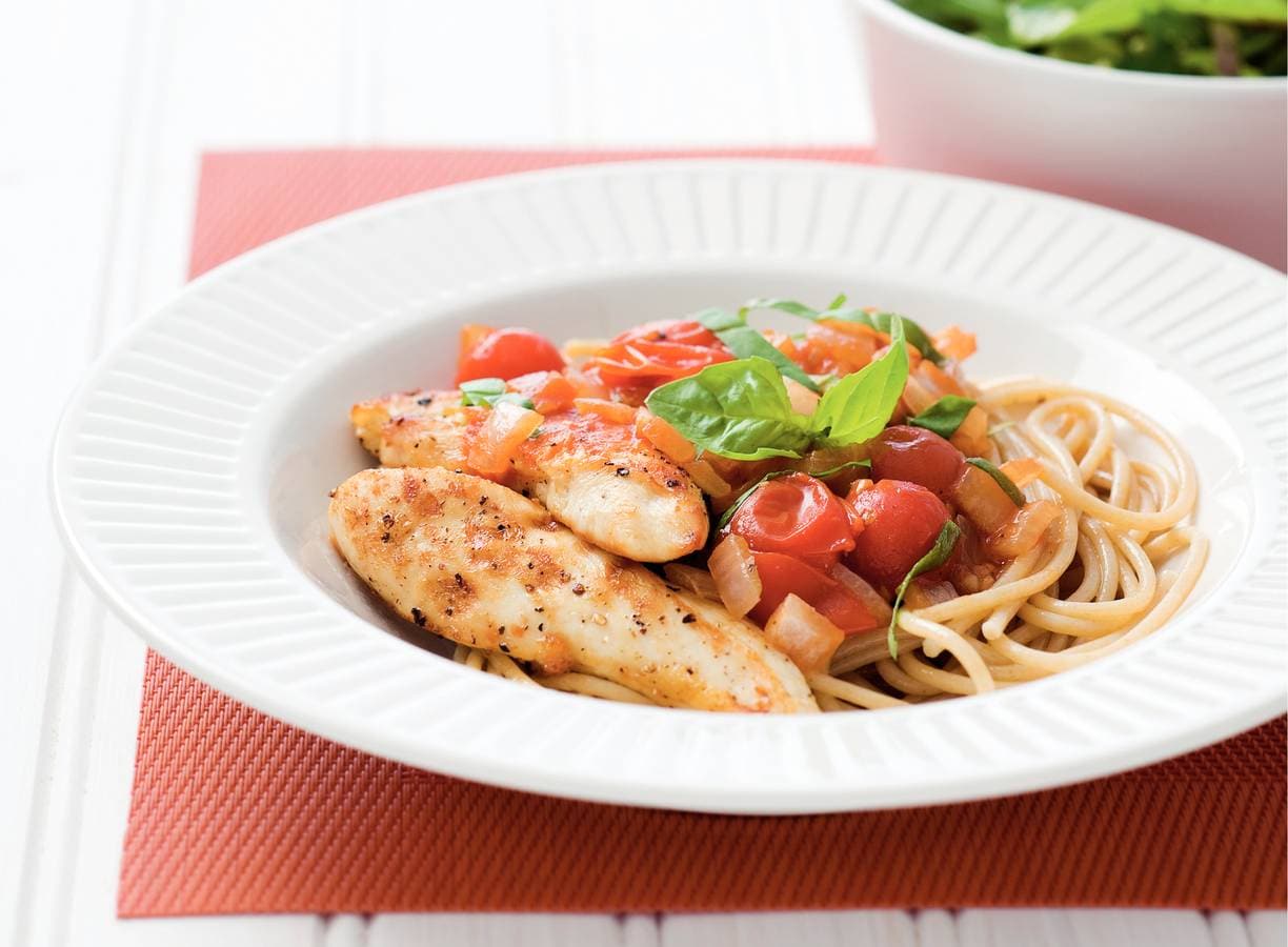 Spaghetti met kipfilet in pomodorinisaus