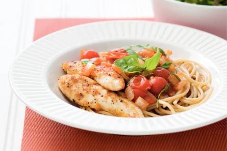 Spaghetti met kipfilet in pomodorinisaus