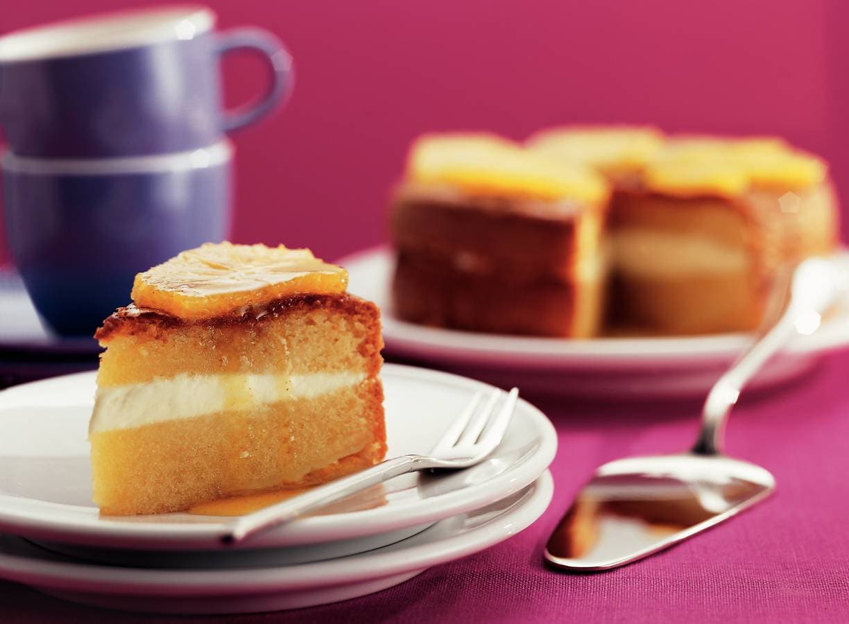 Sinaasappeltaart met kardemomsiroop