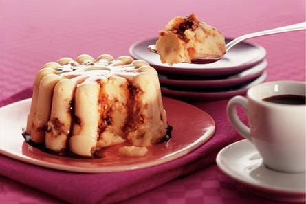 Bitterkoekjespudding met espressosiroop