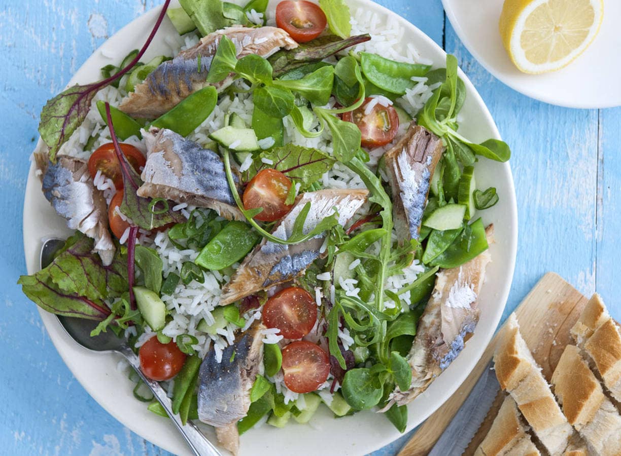 Rijstsalade met makreel