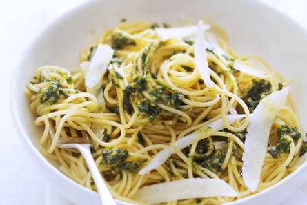 Pasta met zelfgemaakte pesto