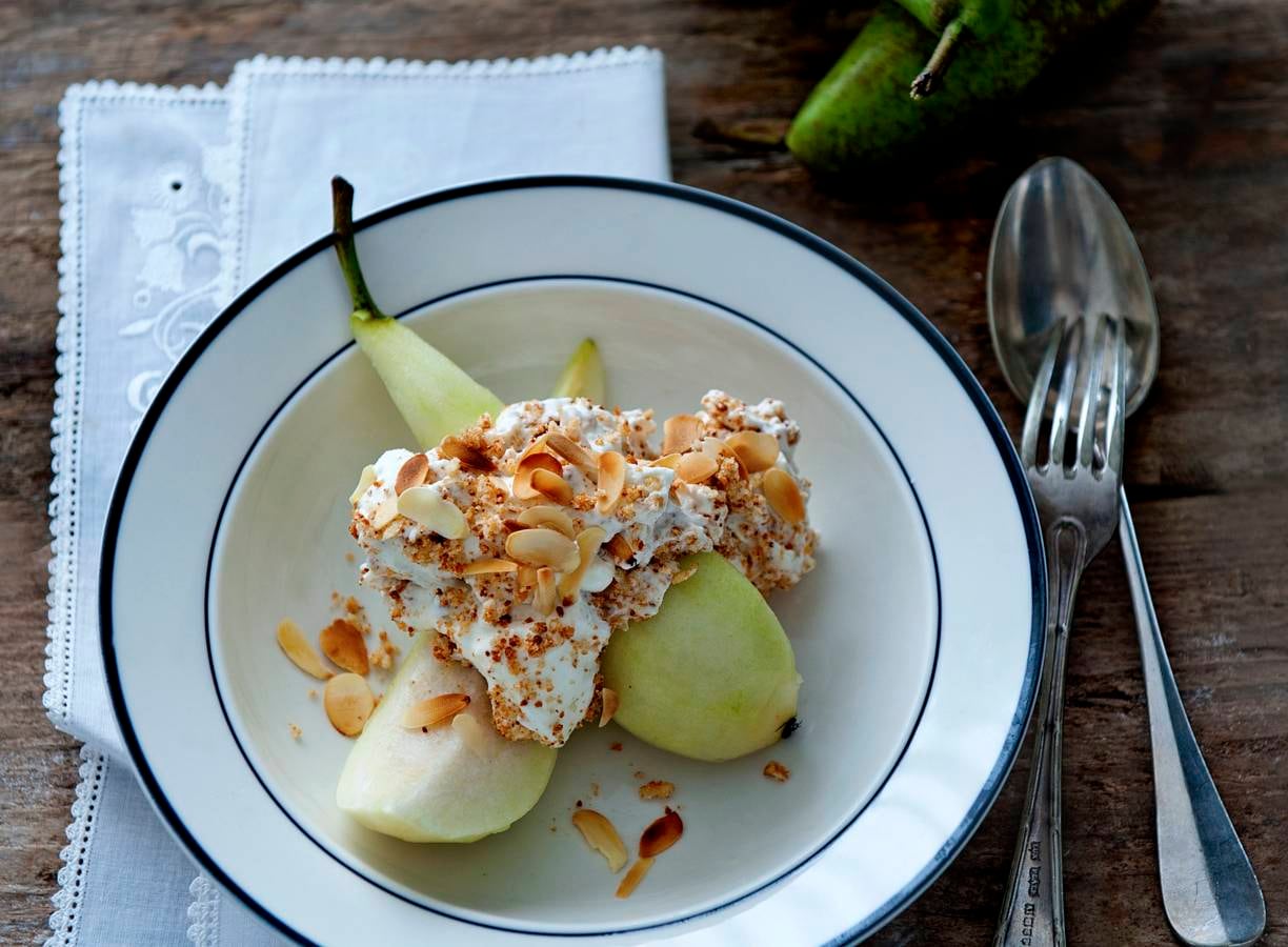 Peren met bitterkoekjesroom